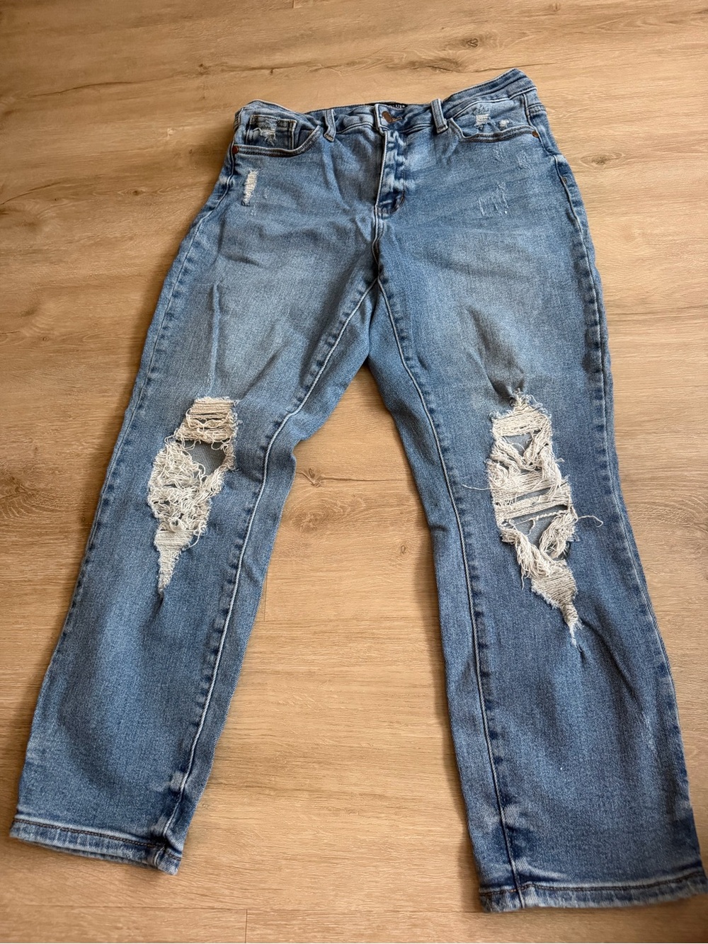 Judy Blue Boyfriend Fit Distressed Jeans Size 13/31
